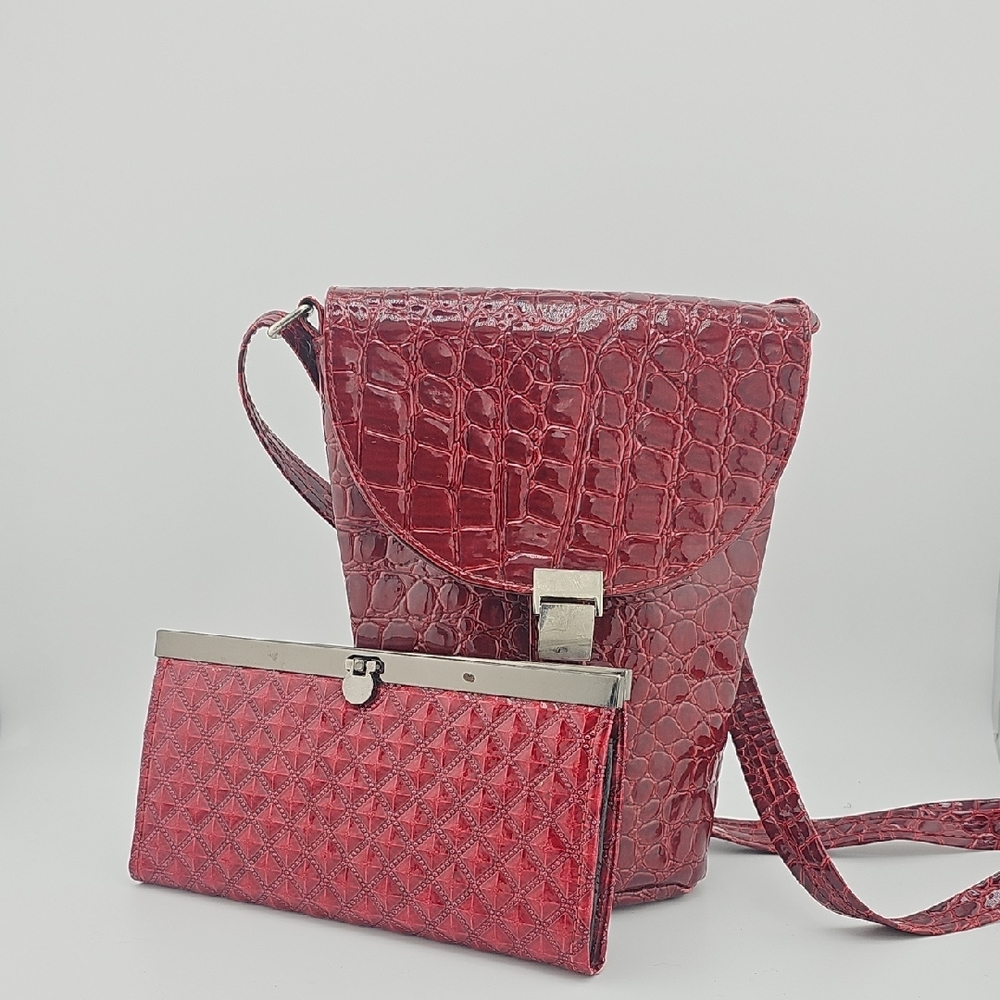 Elegant Red Croc-Embossed Crossbody Bag Set